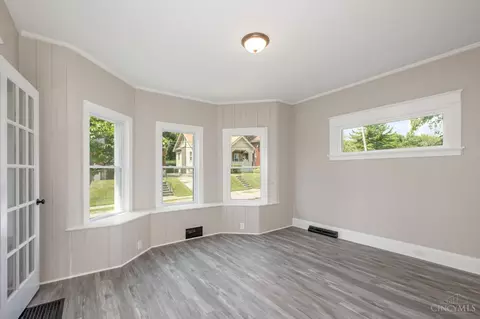 Living - 2040 Ley Ave, Cincinnati, OH 45214 photo 1 of 4