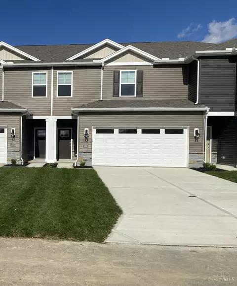 1880 Vista Lake Dr, Goshen Twp, OH 45122