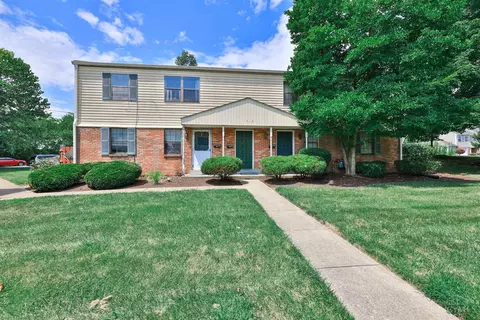 1916 Chaucer Dr, Cincinnati, OH 45237