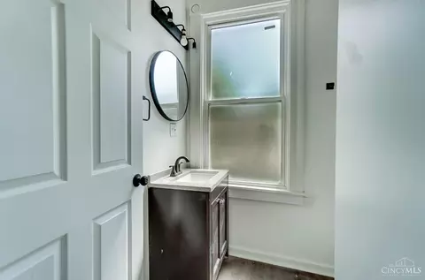 Bath - 2228 Reading Rd, Cincinnati, OH 45202 photo 3 of 6
