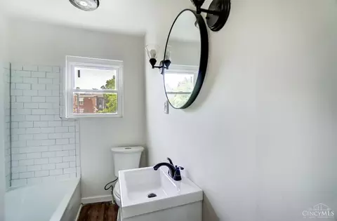 Bath - 2228 Reading Rd, Cincinnati, OH 45202 photo 5 of 6