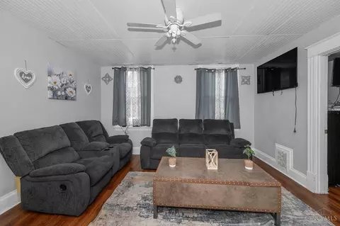 Living - 1230 Manss Ave, Cincinnati, OH 45205 photo 6 of 6