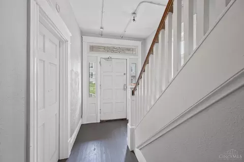 Entry Way - 1230 Manss Ave, Cincinnati, OH 45205 photo 1 of 4