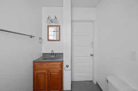 Bath - 1230 Manss Ave, Cincinnati, OH 45205 photo 2 of 3