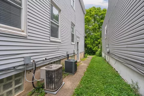 Exterior - 1230 Manss Ave, Cincinnati, OH 45205 photo 3 of 5