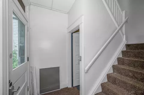 Entry Way - 1230 Manss Ave, Cincinnati, OH 45205 photo 4 of 4
