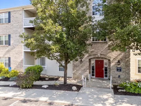 5425 Michelles Oak Ct, Cincinnati, OH 45248