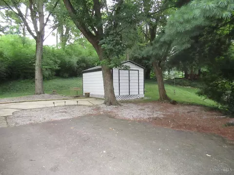 Exterior - 8608 Long Ln, Cincinnati, OH 45231 photo 6 of 12
