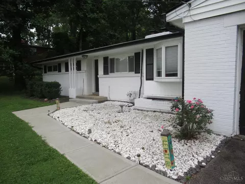 Exterior - 8608 Long Ln, Cincinnati, OH 45231 photo 2 of 12