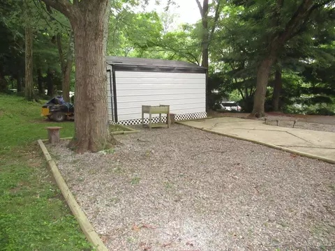 Exterior - 8608 Long Ln, Cincinnati, OH 45231 photo 10 of 12