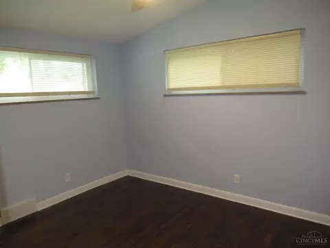 Bedroom - 8608 Long Ln, Cincinnati, OH 45231 photo 1 of 3