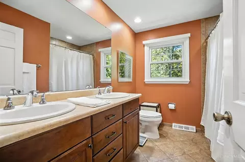 Bath - 9037 Winthrop Dr, Montgomery, OH 45249 photo 6 of 10