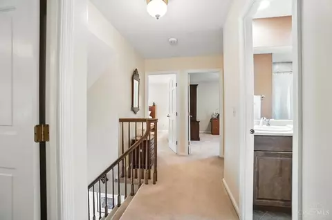 Entry Way - 9037 Winthrop Dr, Montgomery, OH 45249 photo 8 of 10