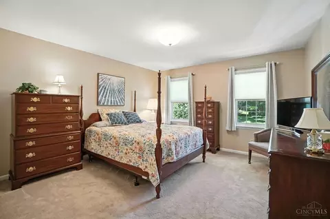 Bedroom - 9037 Winthrop Dr, Montgomery, OH 45249 photo 6 of 8