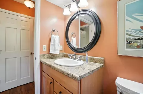 Bath - 9037 Winthrop Dr, Montgomery, OH 45249 photo 2 of 10