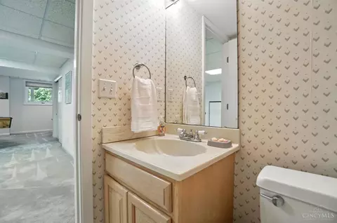 Bath - 9037 Winthrop Dr, Montgomery, OH 45249 photo 10 of 10