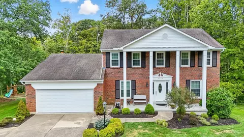 9037 Winthrop Dr, Montgomery, OH 45249