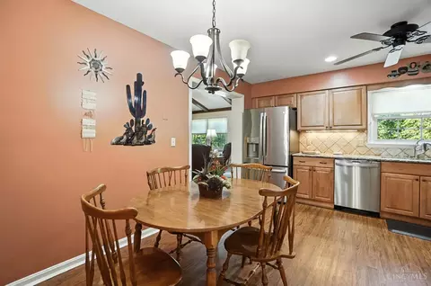 Dining - 9037 Winthrop Dr, Montgomery, OH 45249 photo 3 of 4