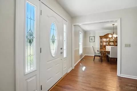 Entry Way - 9037 Winthrop Dr, Montgomery, OH 45249 photo 2 of 10
