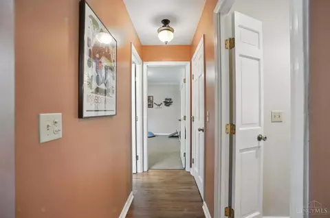 Entry Way - 9037 Winthrop Dr, Montgomery, OH 45249 photo 5 of 10