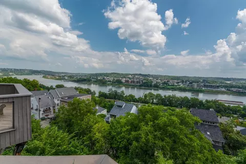 1052 Hatch St, Cincinnati, OH 45202 photo 38