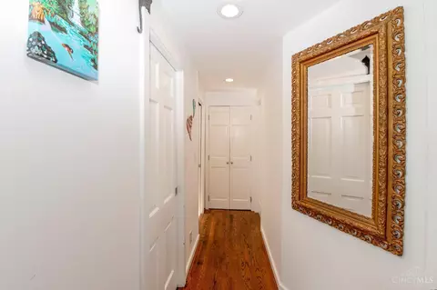 1052 Hatch St, Cincinnati, OH 45202 photo 29