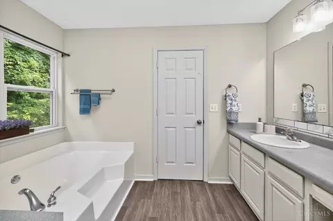 Bath - 1775 Huntley Rd, Goshen, OH 45122 photo 5 of 8