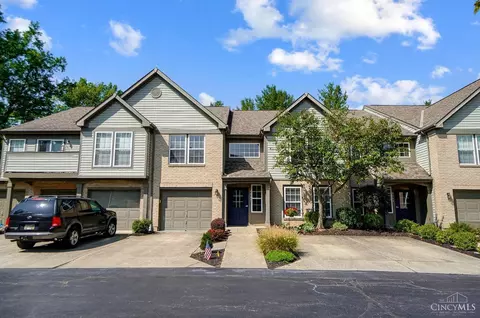 9957 Edgewood Ln, Sharonville, OH 45241