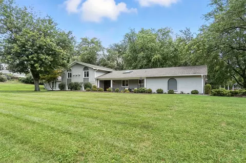 9526 Croton Dr, Montgomery, OH 45242