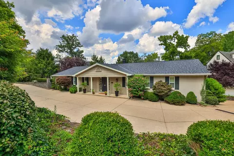 1138 Rookwood Dr, Cincinnati, OH 45208