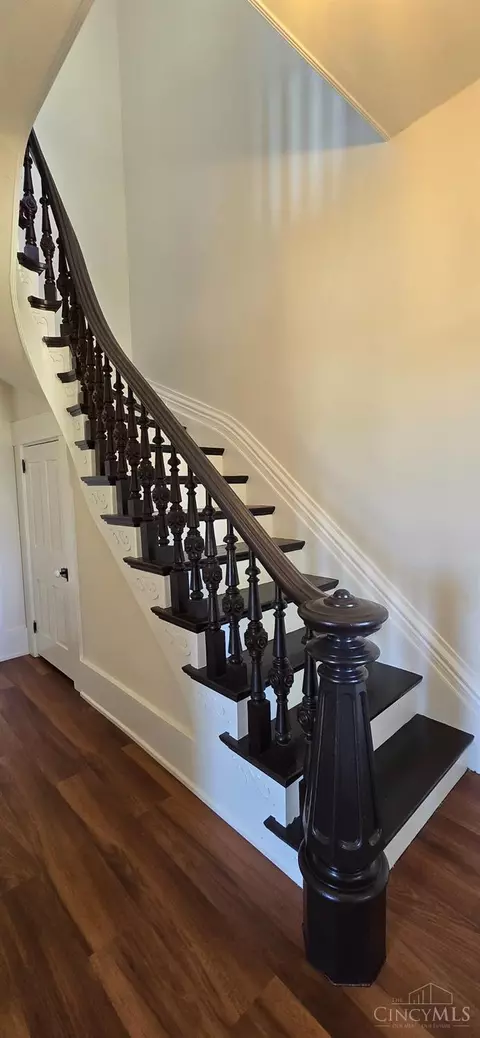 Entry Way - 504 Cherry St, Blanchester, OH 45107 photo 5 of 8