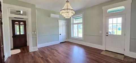 Entry Way - 504 Cherry St, Blanchester, OH 45107 photo 6 of 8