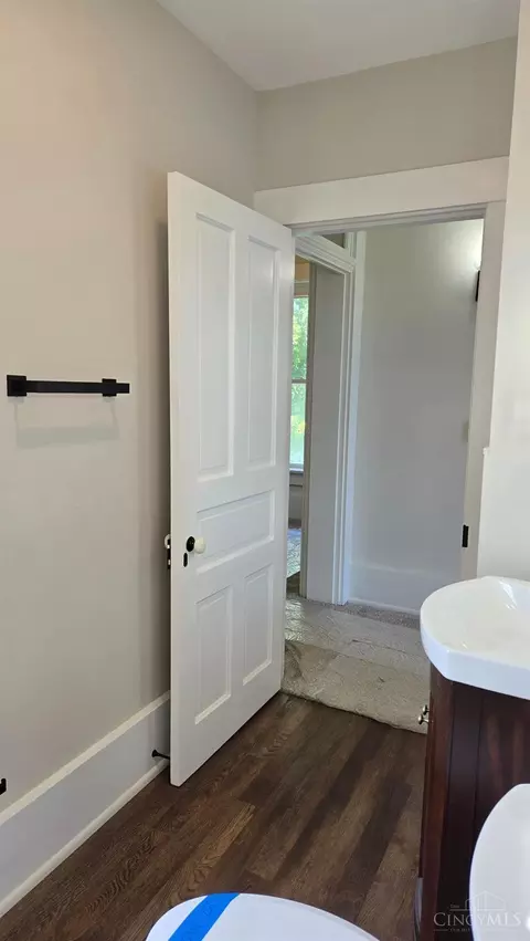 Bath - 504 Cherry St, Blanchester, OH 45107 photo 10 of 11