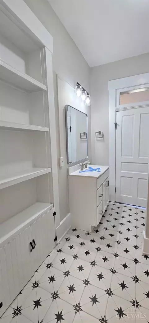 Bath - 504 Cherry St, Blanchester, OH 45107 photo 5 of 11