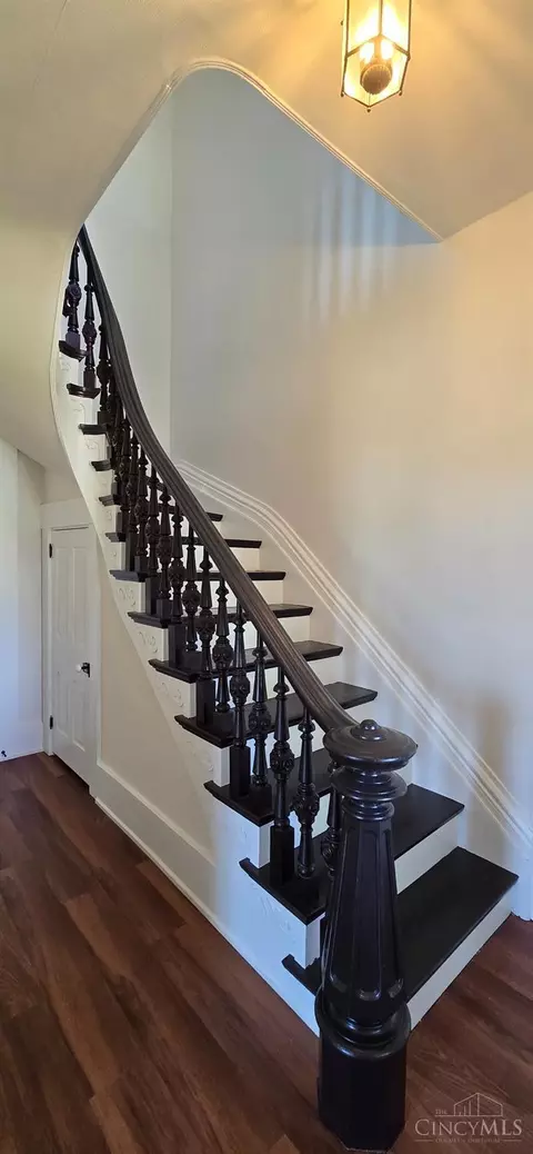 Entry Way - 504 Cherry St, Blanchester, OH 45107 photo 2 of 8