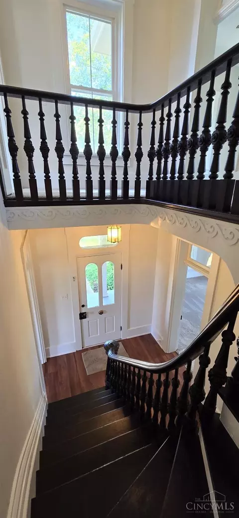Entry Way - 504 Cherry St, Blanchester, OH 45107 photo 3 of 8