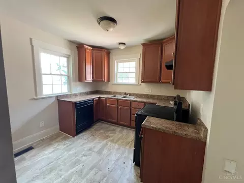 258 Seventy Third St, Cincinnati, OH 45216 photo 4