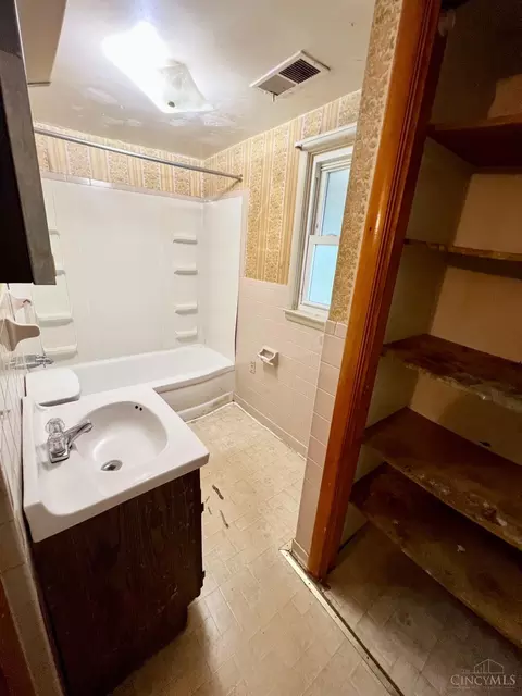 Bath - 8320 Monroe Ave, Cincinnati, OH 45236 photo 1 of 1