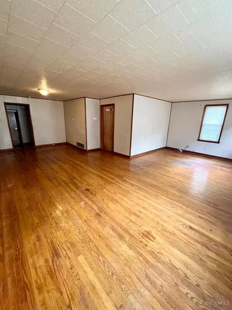 Living - 8320 Monroe Ave, Cincinnati, OH 45236 photo 2 of 2