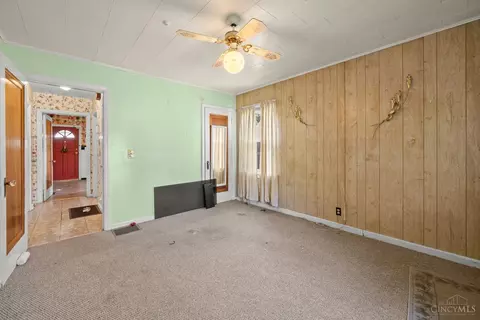 Living - 3950 King Pl, Cincinnati, OH 45223 photo 3 of 5