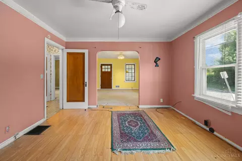 Living - 3950 King Pl, Cincinnati, OH 45223 photo 1 of 5