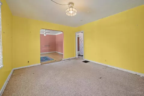 Living - 3950 King Pl, Cincinnati, OH 45223 photo 5 of 5