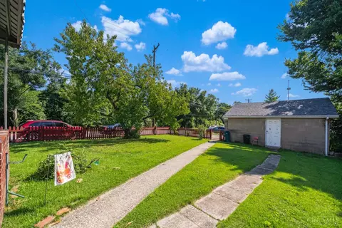 Exterior - 3950 King Pl, Cincinnati, OH 45223 photo 3 of 4