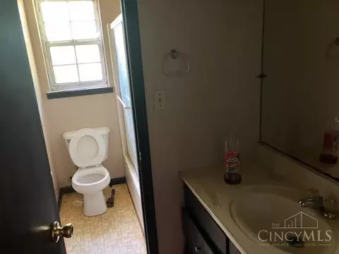Bath - 14974 Chad Ln, Williamsburg, OH 45176 photo 1 of 2