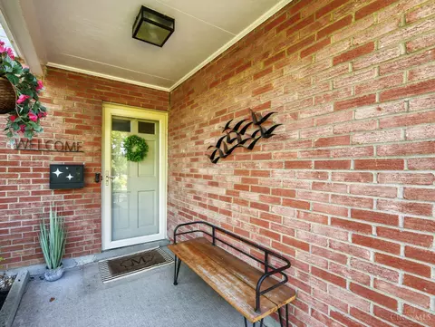 Exterior - 10562 Hadley Rd, Cincinnati, OH 45218 photo 2 of 8