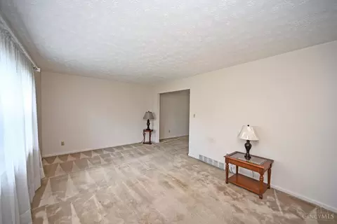 Living - 8509 Plainfield Rd, Cincinnati, OH 45236 photo 2 of 5