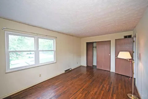 Bedroom - 8509 Plainfield Rd, Cincinnati, OH 45236 photo 5 of 7