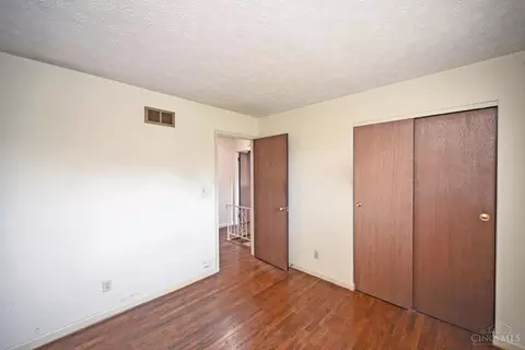 Bedroom - 8509 Plainfield Rd, Cincinnati, OH 45236 photo 4 of 7