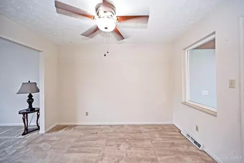 Living - 8509 Plainfield Rd, Cincinnati, OH 45236 photo 4 of 5