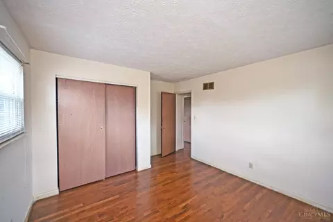 Bedroom - 8509 Plainfield Rd, Cincinnati, OH 45236 photo 7 of 7